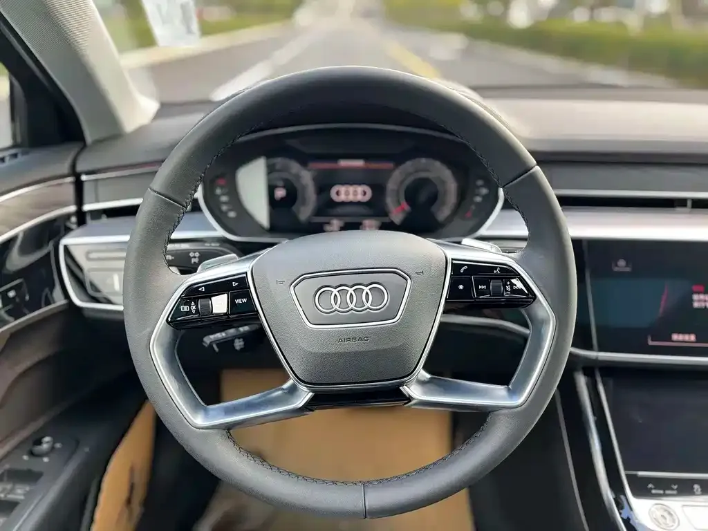 Audi A8 — фото 3