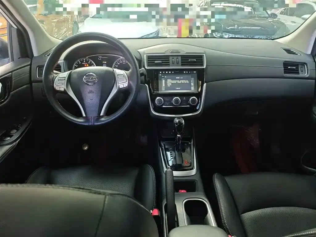 Nissan Tiida 2023 из CN, фото 3