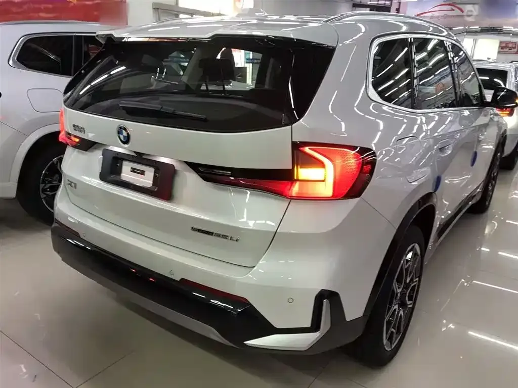 BMW X1 — фото 9