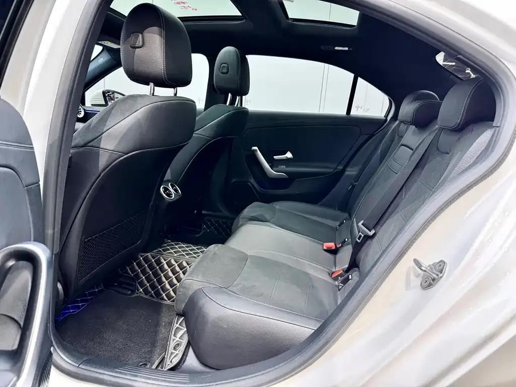 Mercedes-Benz A-Class 2023 из CN, фото 7