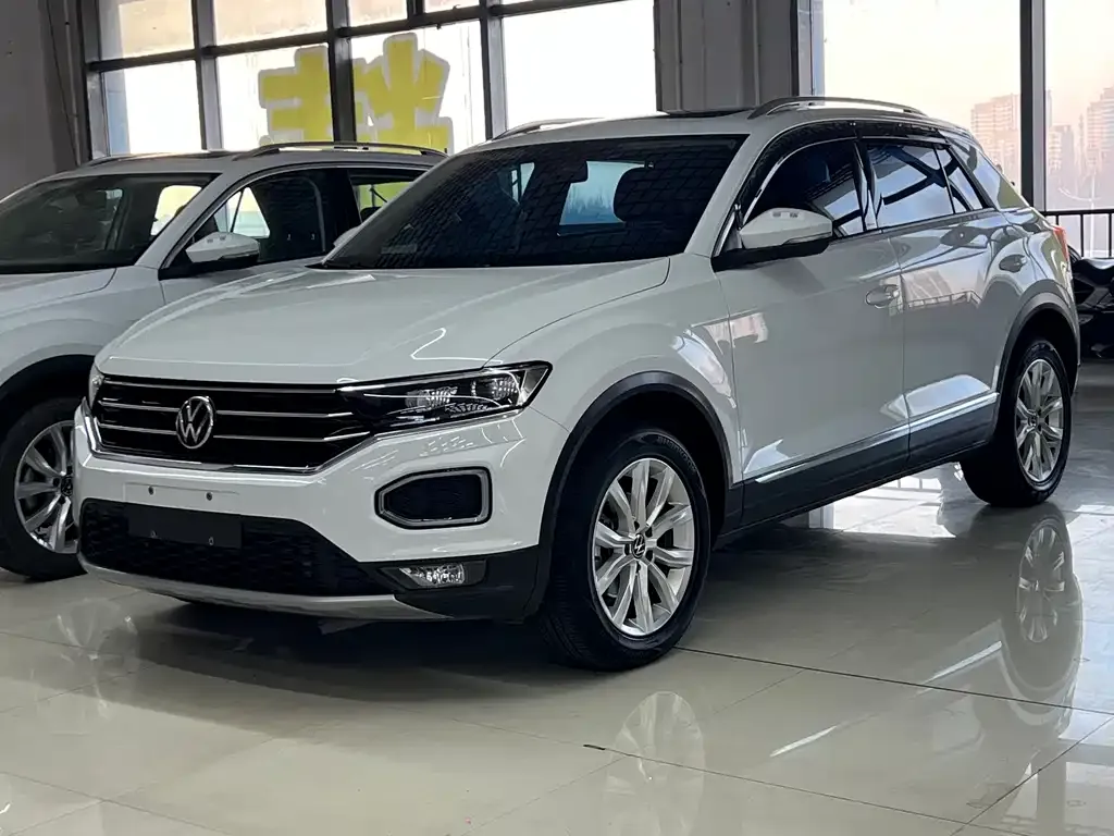 Volkswagen T-Roc — фото 1