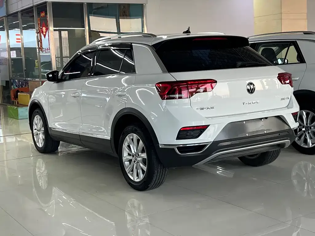 Volkswagen T-Roc — фото 3