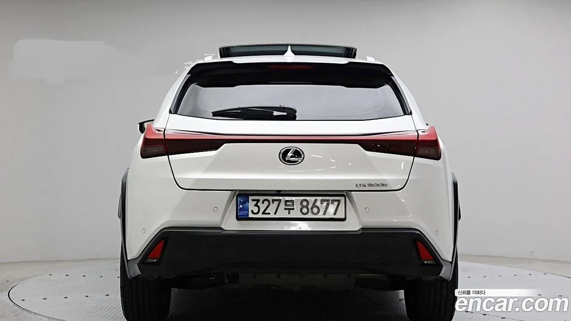 Lexus UX — фото 3