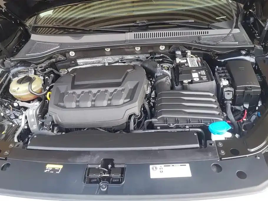Volkswagen Passat 2023 из CN, фото 8