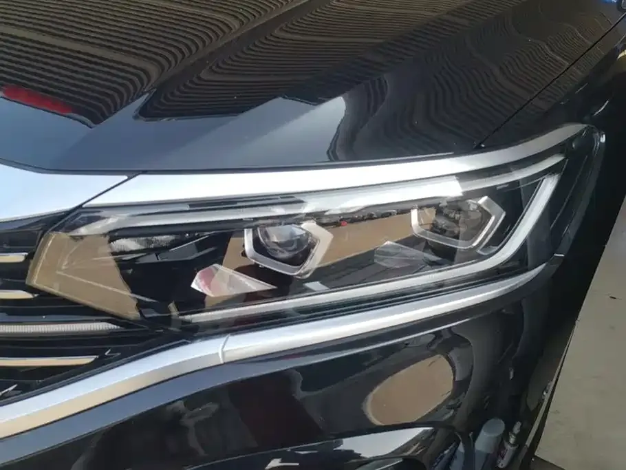 Volkswagen Passat 2023 из CN, фото 3