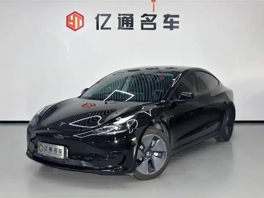 Tesla Model 3 — фото 1
