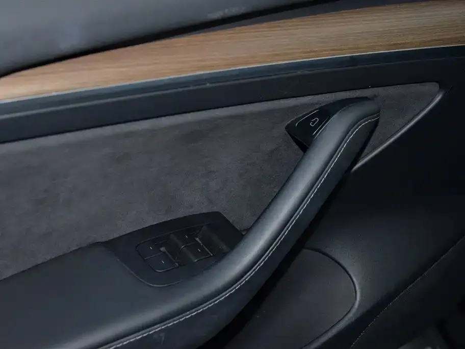 Tesla Model 3 — фото 3