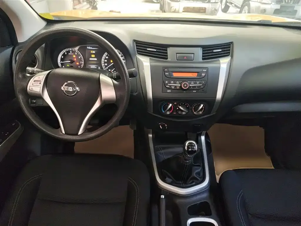 Nissan Navara 2021 из CN, фото 10