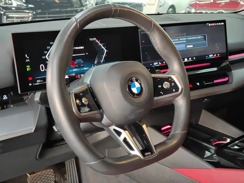 BMW 5 Series 2025 из CN, фото 4