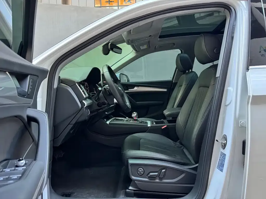 Audi Q5L 2021 из CN, фото 5