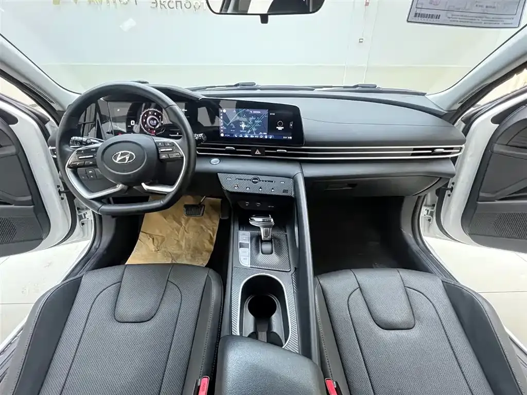 Hyundai Elantra 2023 из CN, фото 7