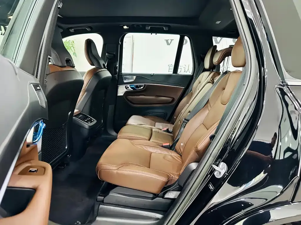 Volvo XC90 2023 из CN, фото 8