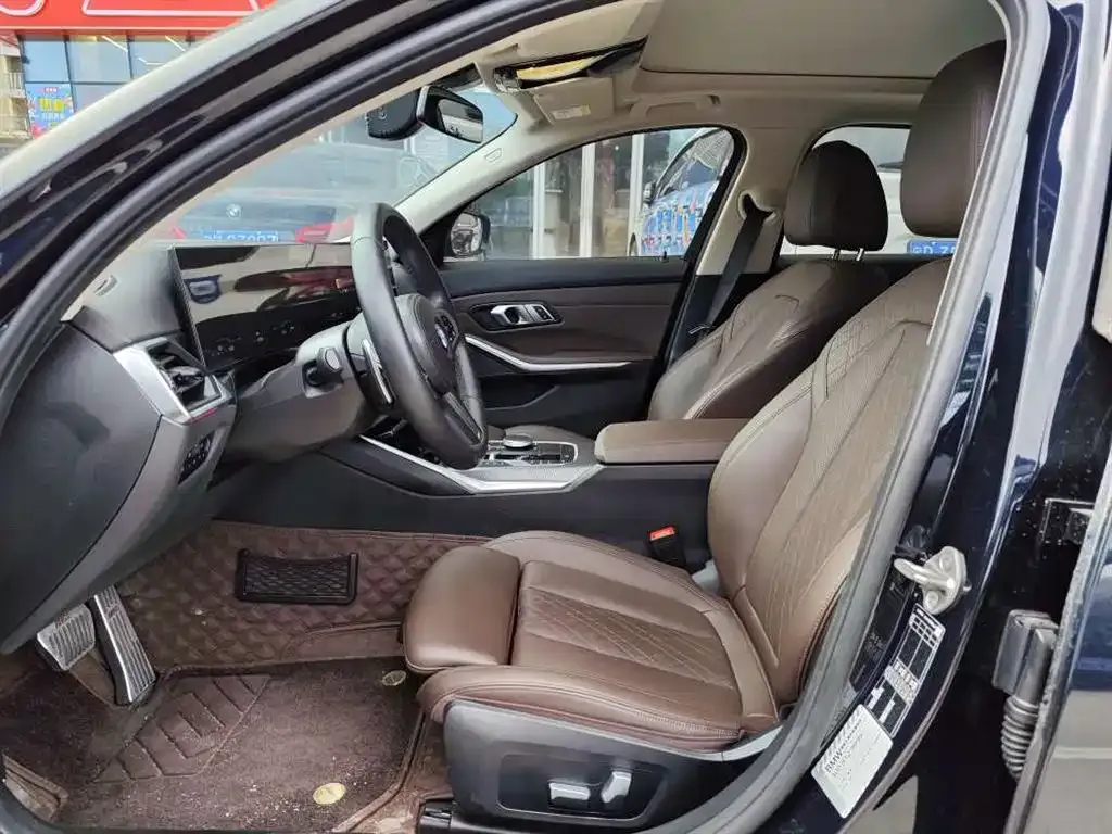BMW 3 Series 2023 из CN, фото 2