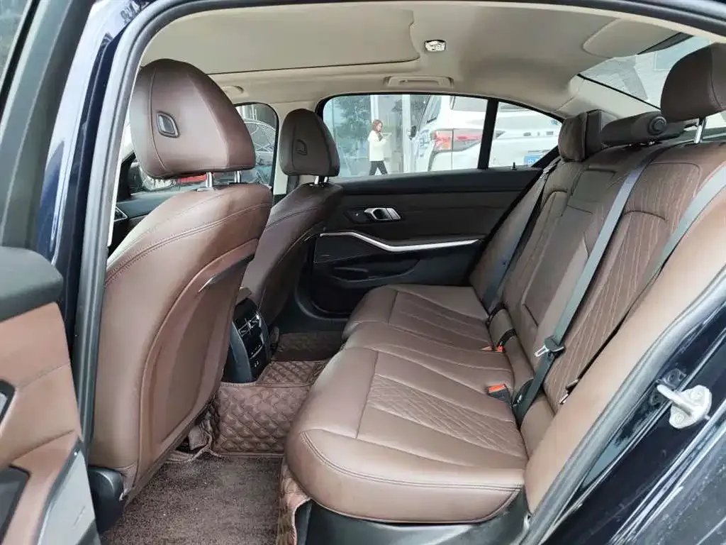 BMW 3 Series 2023 из CN, фото 3