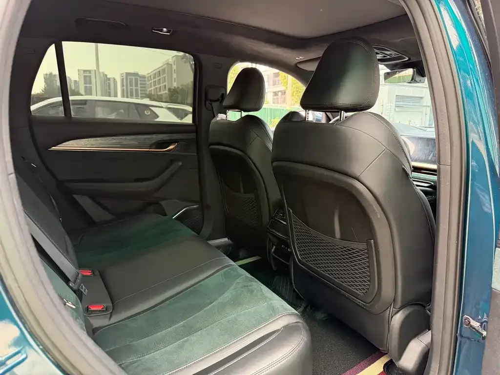 Geely Xingyue L 2023 из CN, фото 2
