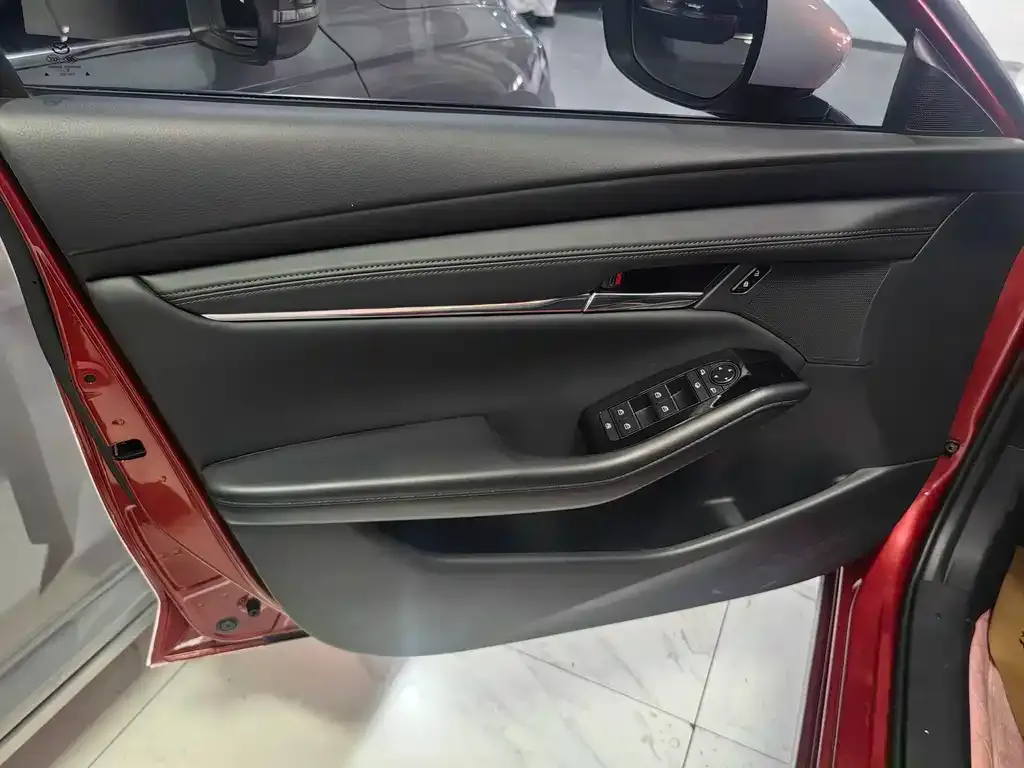 Mazda 3 Axela 2024 из CN, фото 5