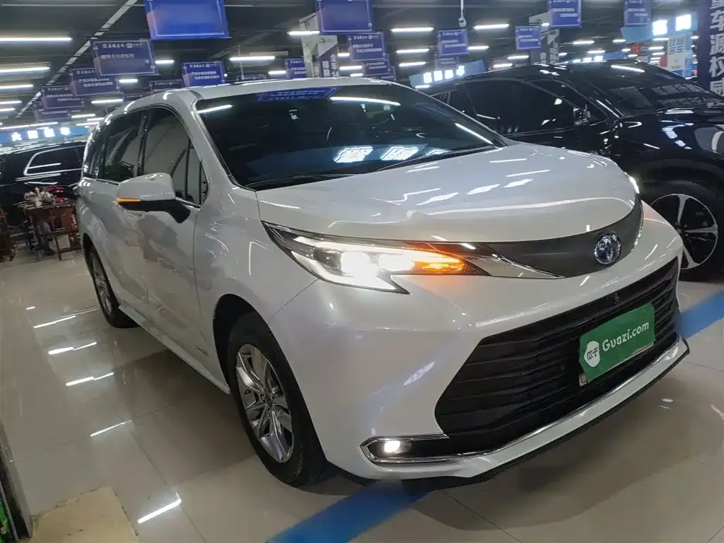 Toyota Sienna 2023 из CN, фото 10