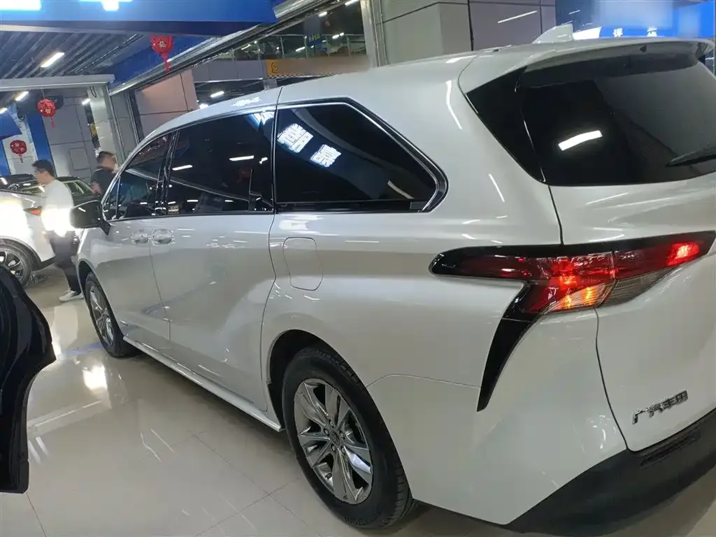 Toyota Sienna 2023 из CN, фото 7