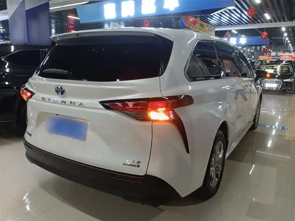 Toyota Sienna 2023 из CN, фото 9