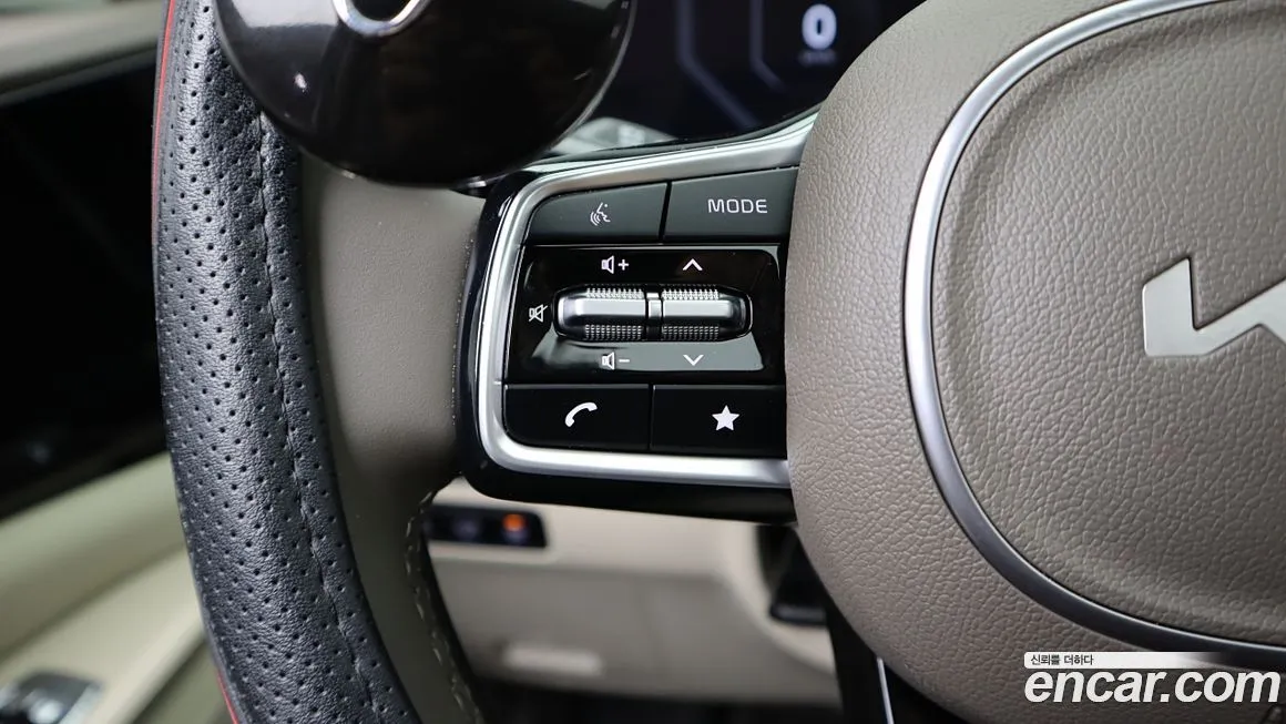Kia Carnival — фото 10