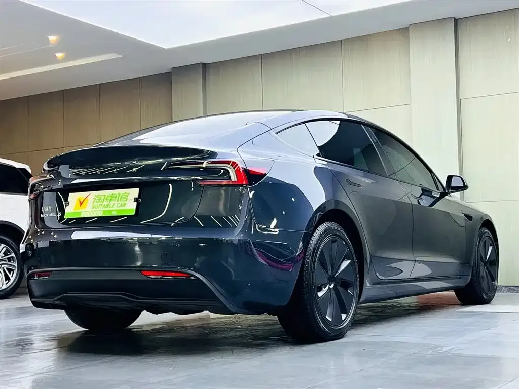 Tesla Model 3 — фото 3
