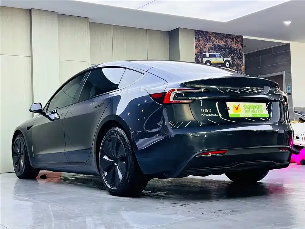 Tesla Model 3 — фото 9