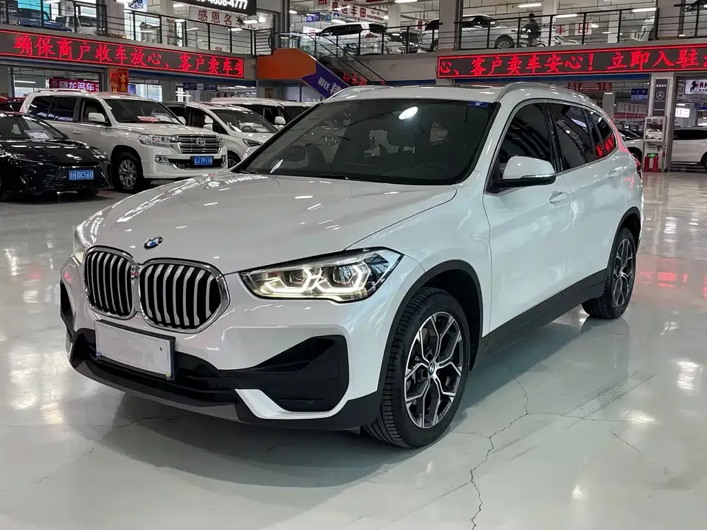 BMW X1 — фото 1