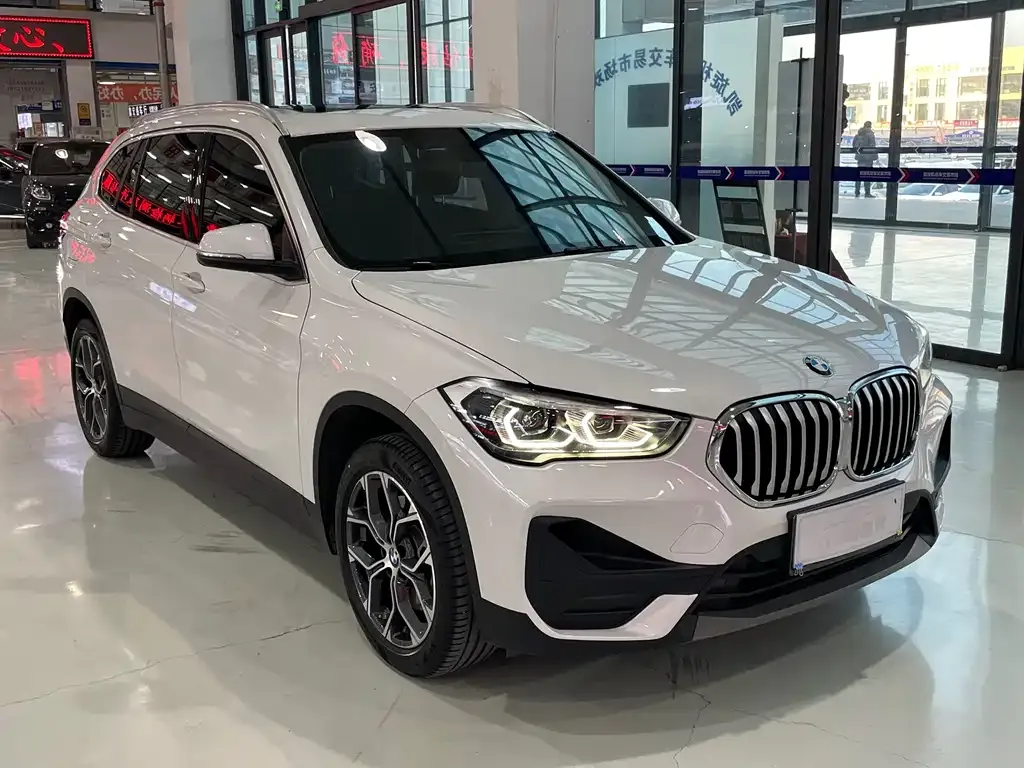 BMW X1 — фото 9