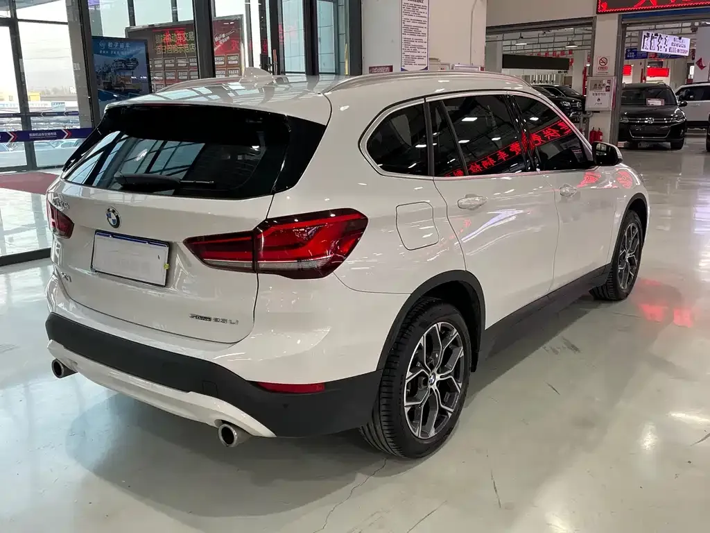 BMW X1 — фото 5