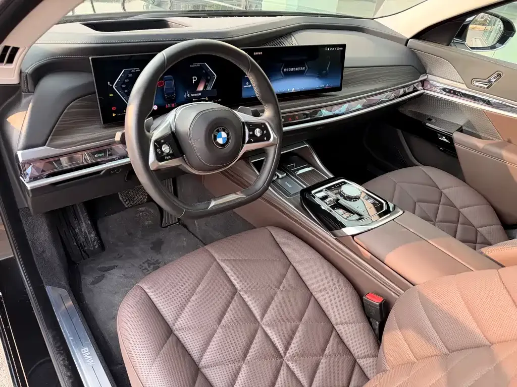 BMW 7 Series 2025 из CN, фото 8