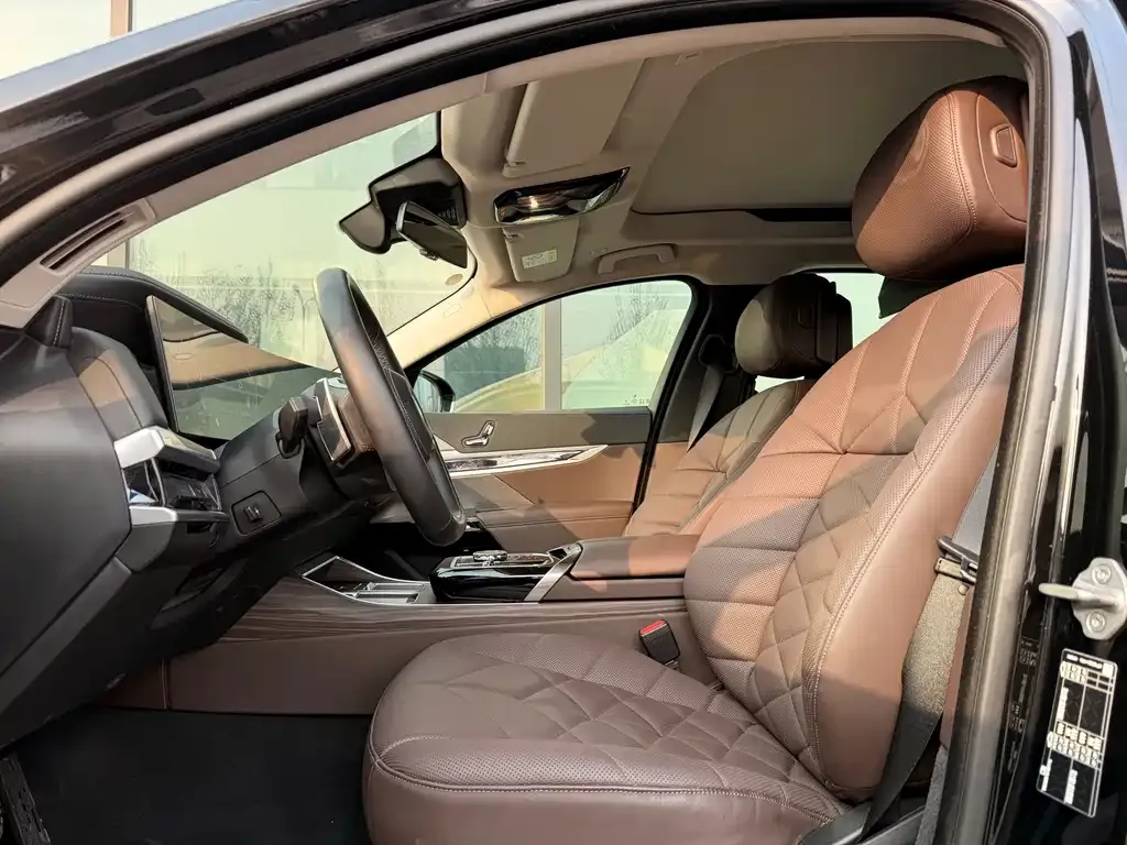 BMW 7 Series 2025 из CN, фото 4