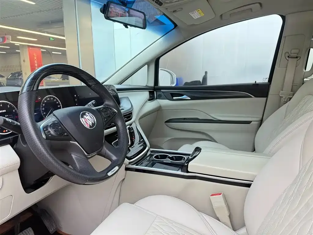 Buick GL8 2023 из CN, фото 2