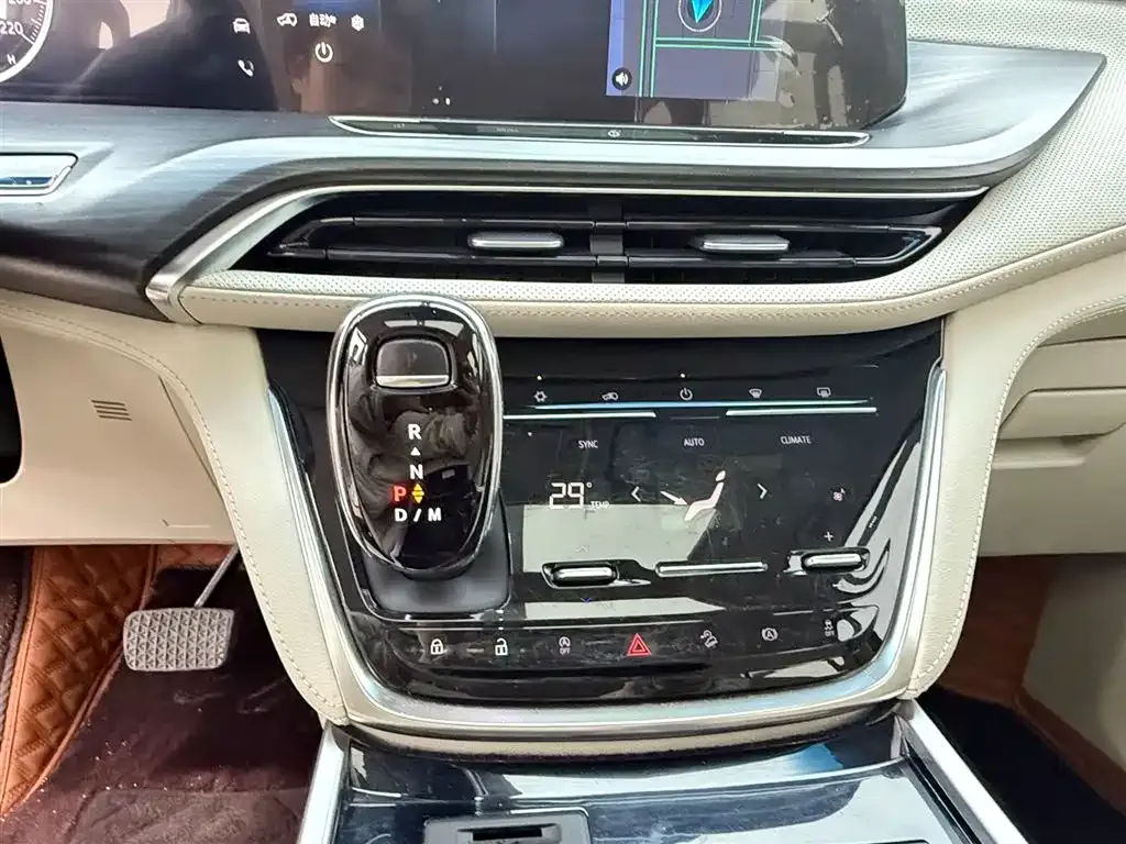 Buick GL8 2023 из CN, фото 9