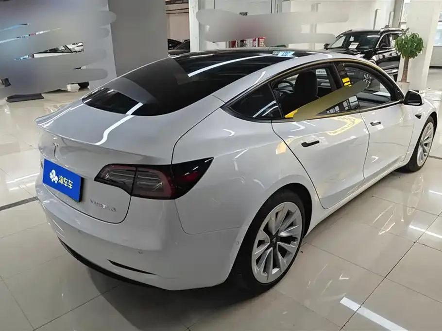 Tesla Model 3 — фото 3