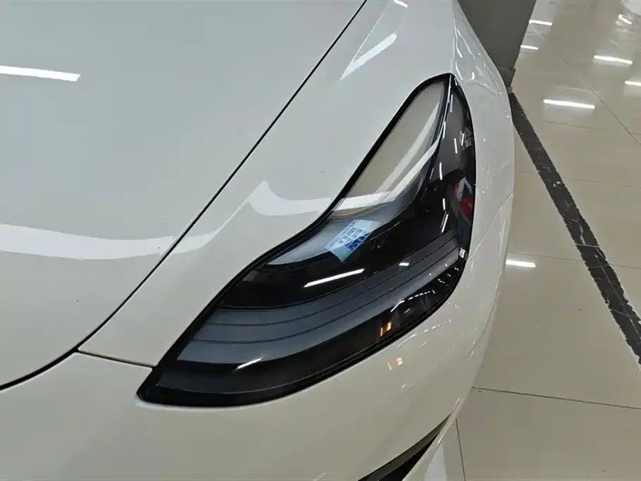 Tesla Model 3 — фото 5