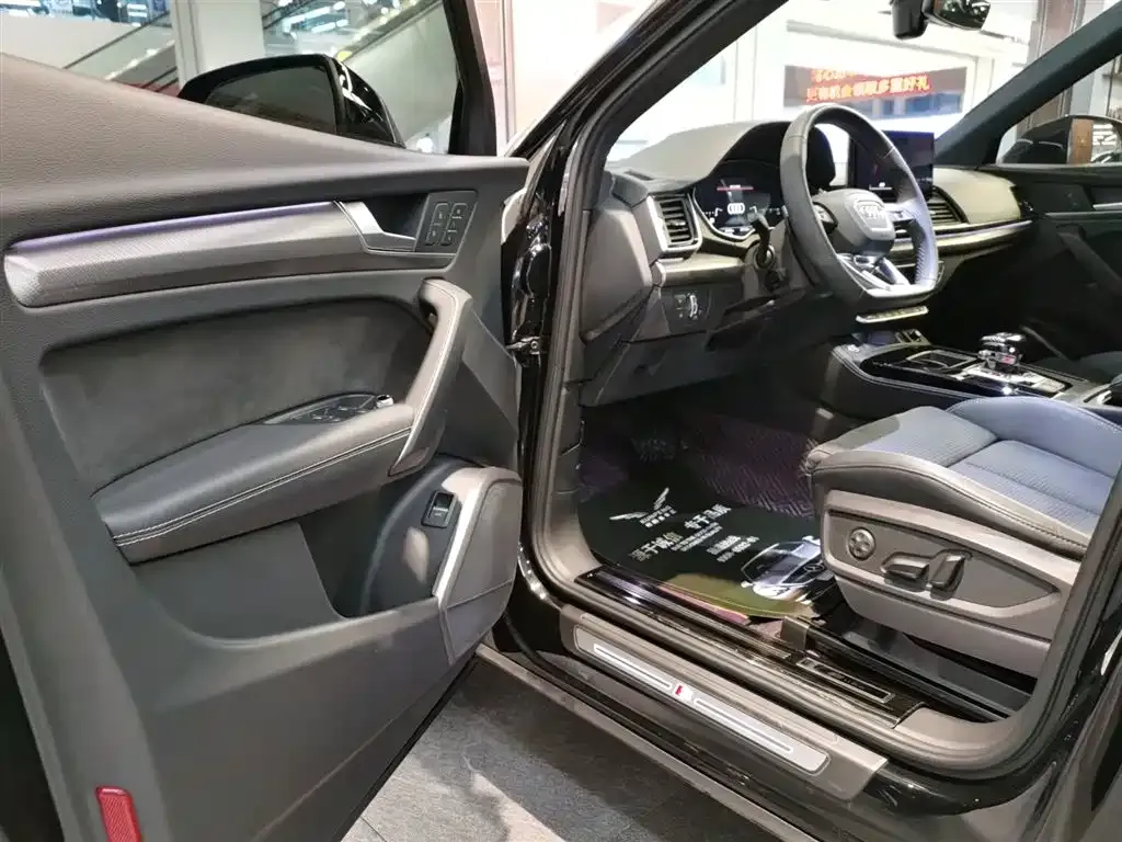 Audi Q5L Sportback — фото 4