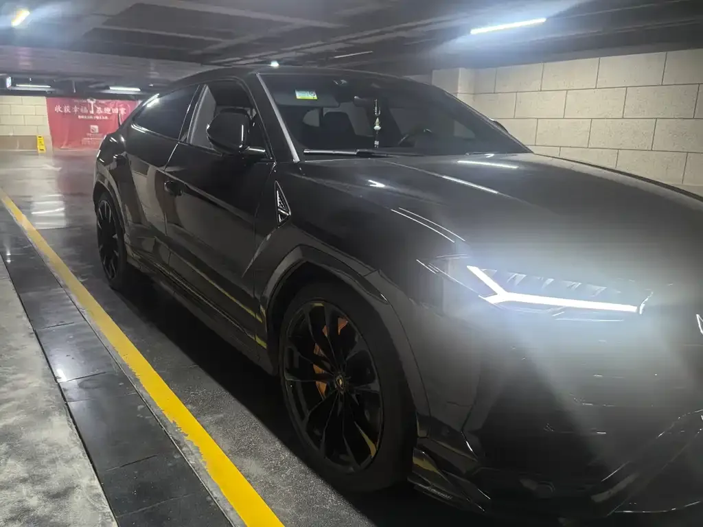 Lamborghini Urus 2023 из CN, фото 1