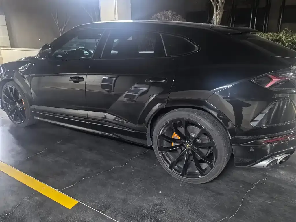 Lamborghini Urus 2023 из CN, фото 6