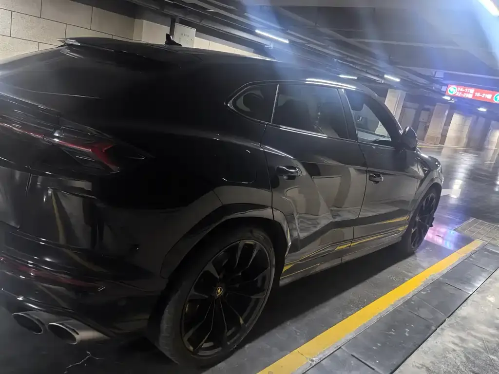Lamborghini Urus 2023 из CN, фото 5