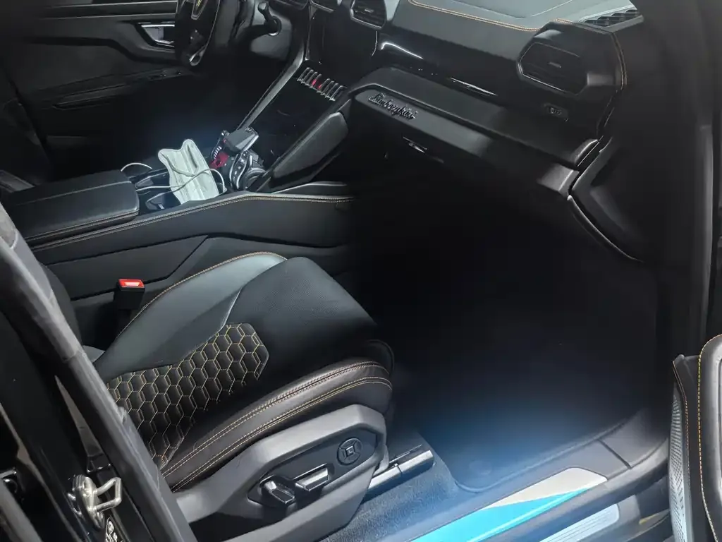 Lamborghini Urus 2023 из CN, фото 3