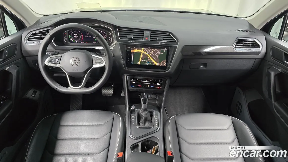 Volkswagen Tiguan — фото 8