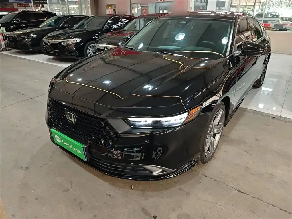 Honda Accord — фото 1