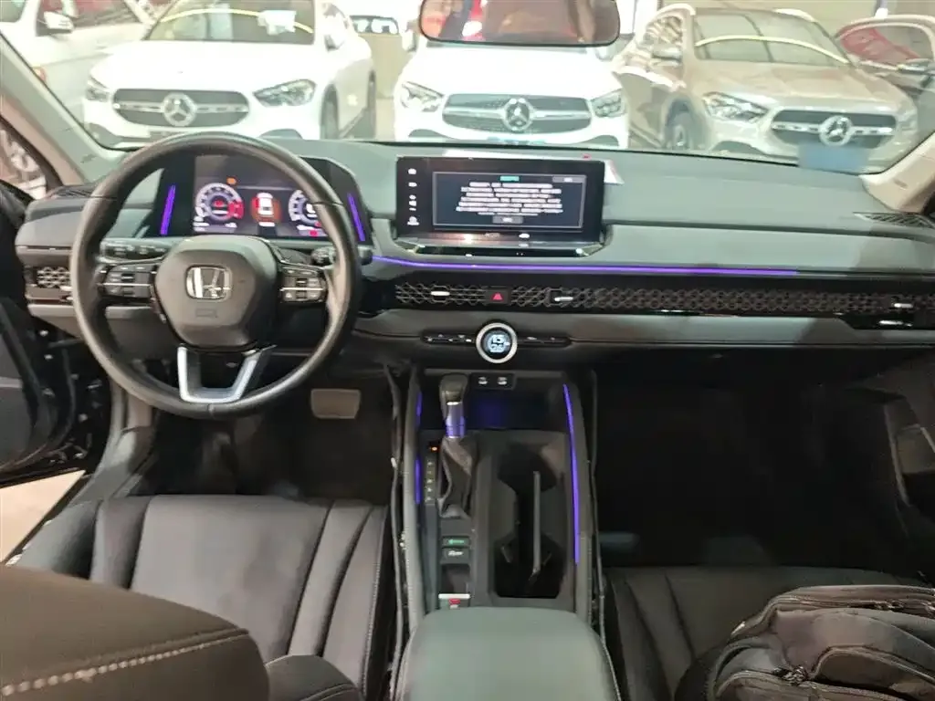 Honda Accord — фото 10