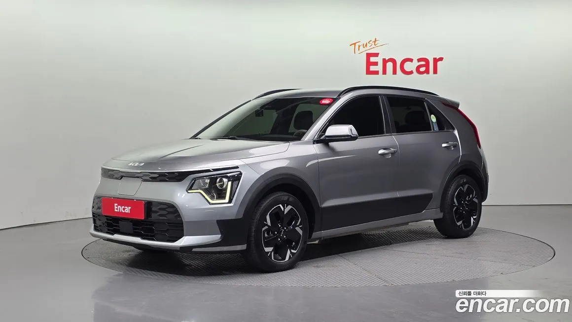 Kia Niro — фото 1