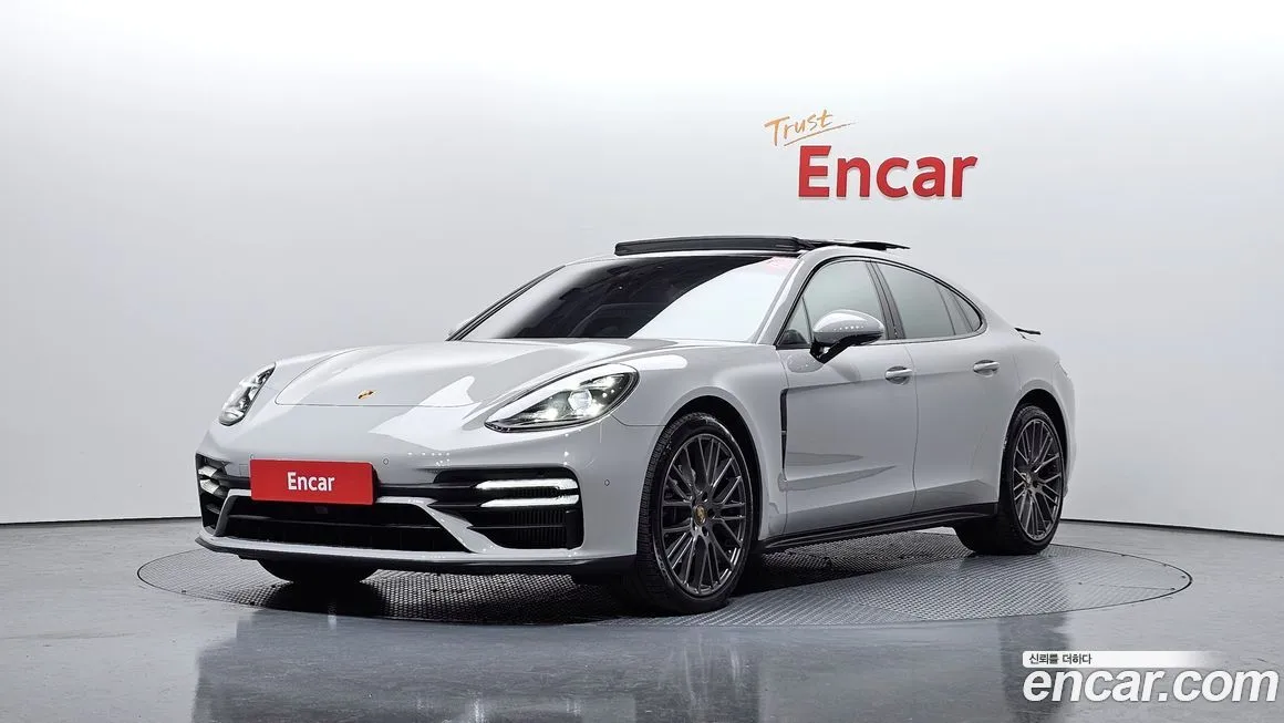 Porsche Panamera — фото 1