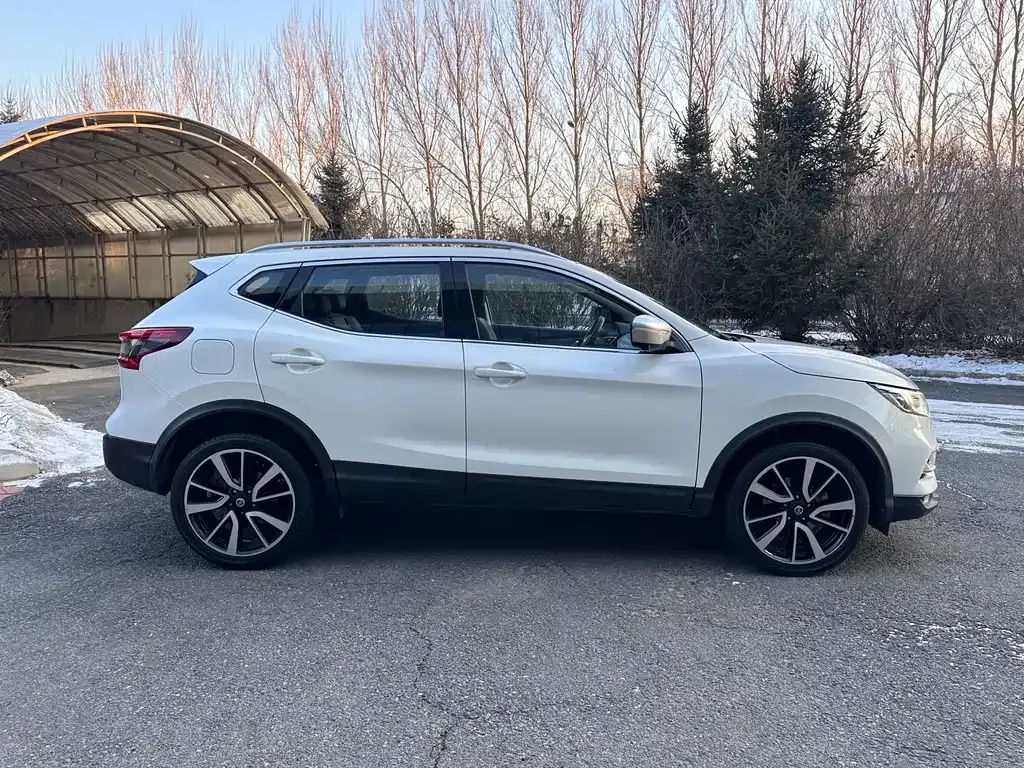 Nissan Qashqai — фото 4