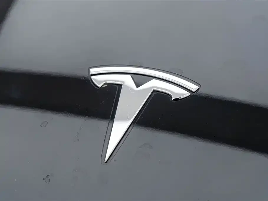 Tesla Model 3 — фото 10