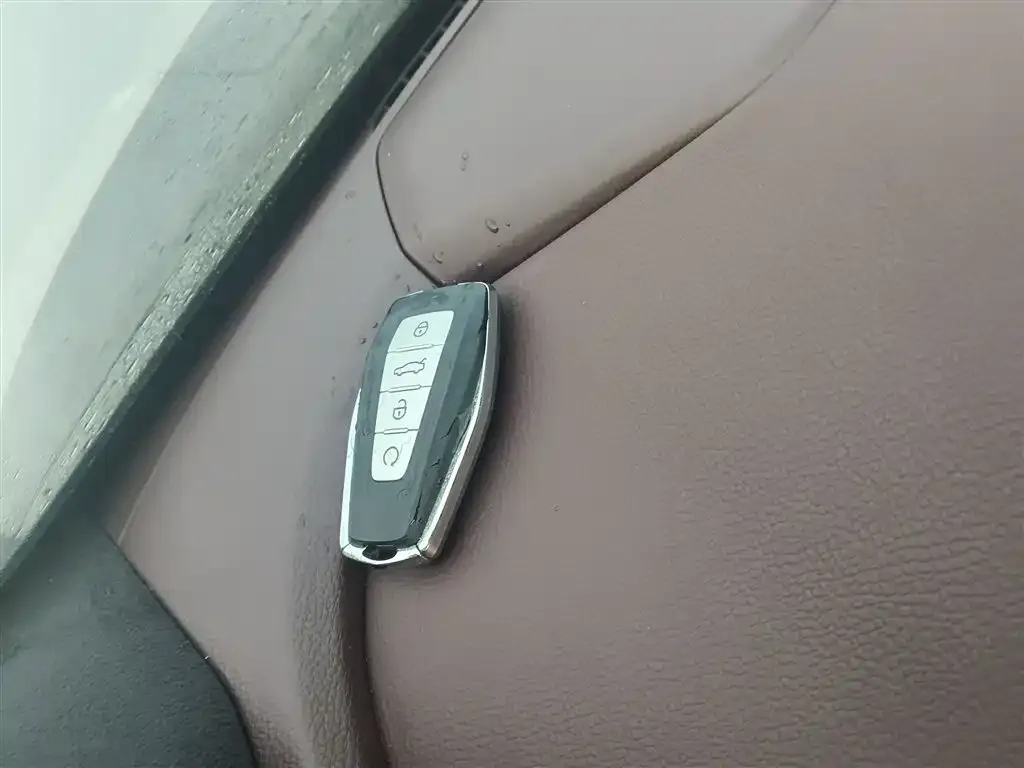 Geely Xingyue L 2023 из CN, фото 4