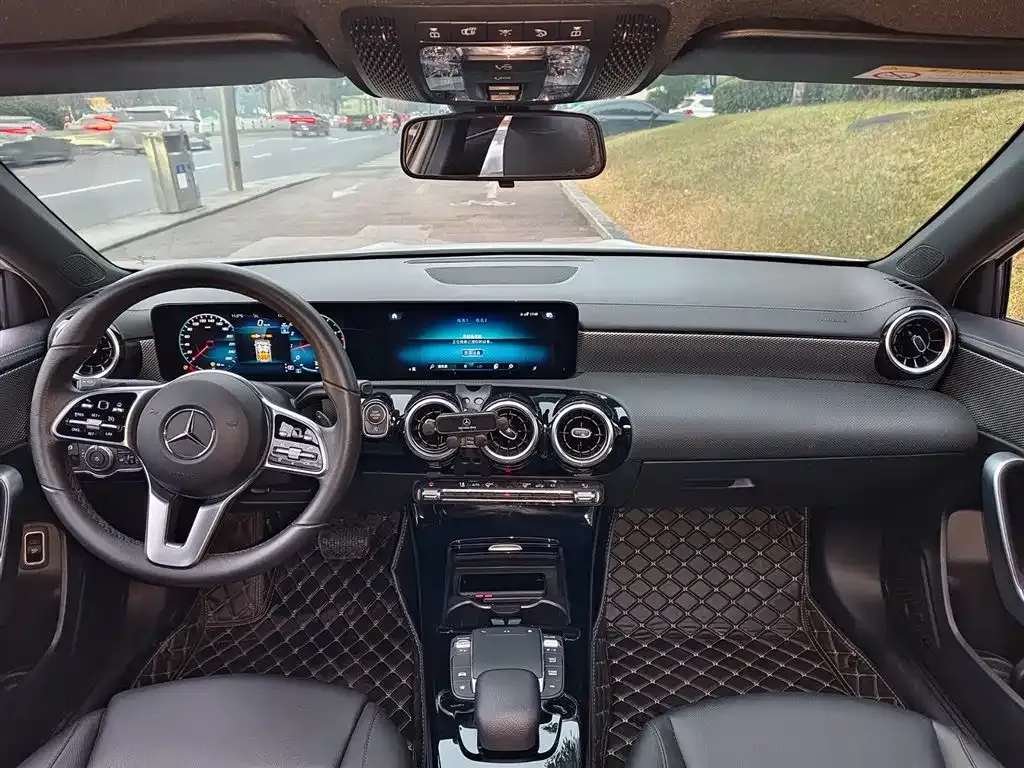 Mercedes-Benz A-Class 2023 из CN, фото 2