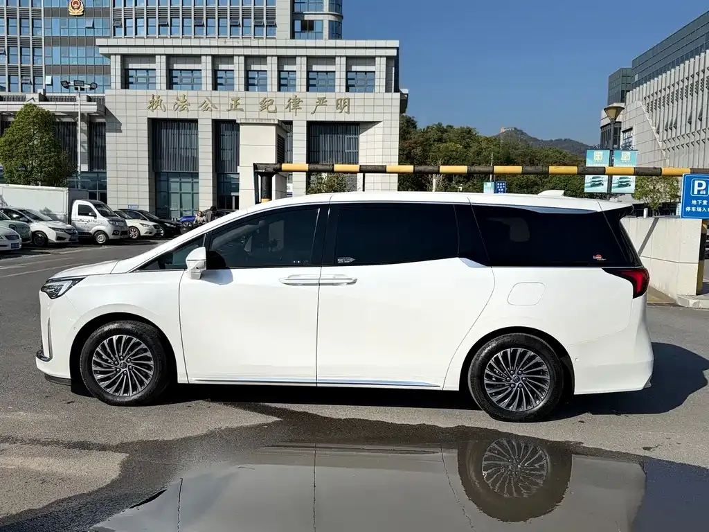 Buick Century 2023 из CN, фото 9
